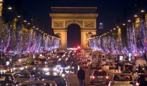 Plus-d-illuminations-sur-les-Champs-Elysees_article_landscape_pm_v8